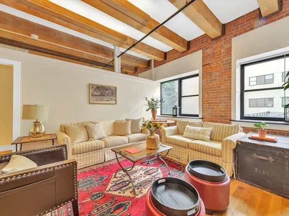 33 Sleeper St APT 210, Boston, MA 02210