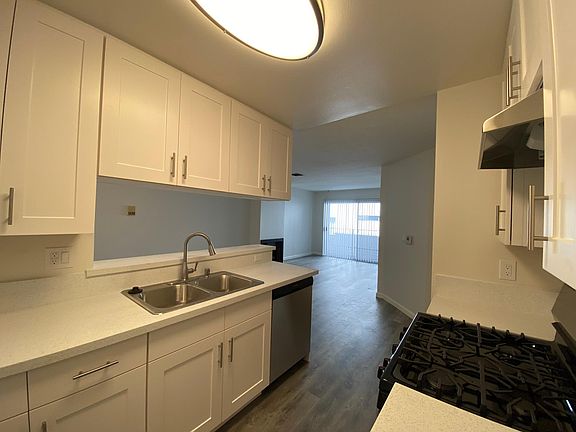 4th image of 311 E Cedar Ave