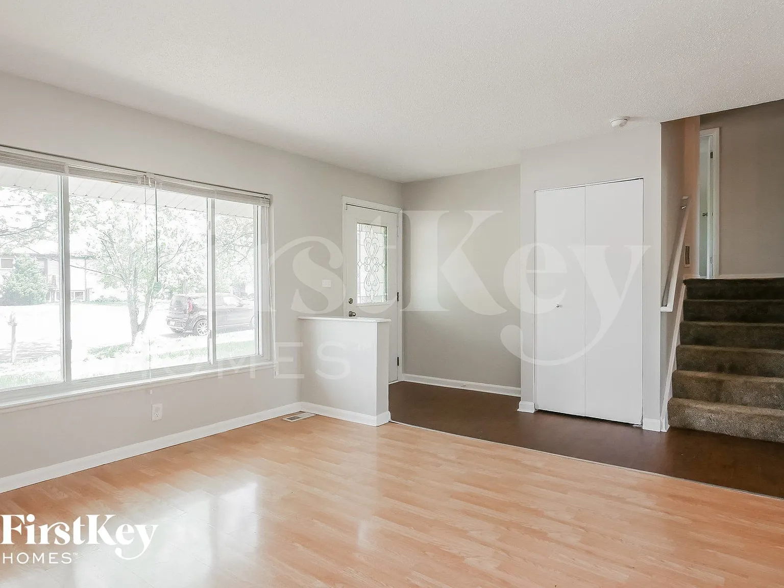 3 bed, 2.0 bath, 1348 sqft, $2,910 — Photo 3