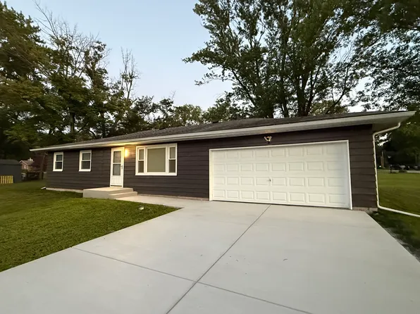 85 E Ballard Dr, Porter, IN 46304
