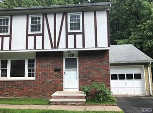 82 Forsythia Ln #B, Paramus, NJ 07652