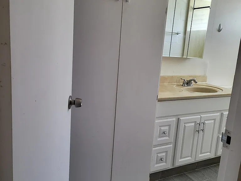 1043 Kinau St #302 — Photo 3