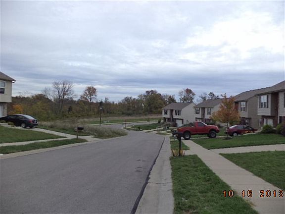 4th image of 627 Badger Ct