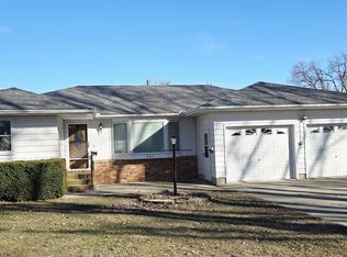 725 Center Ave, Garner, IA 50438