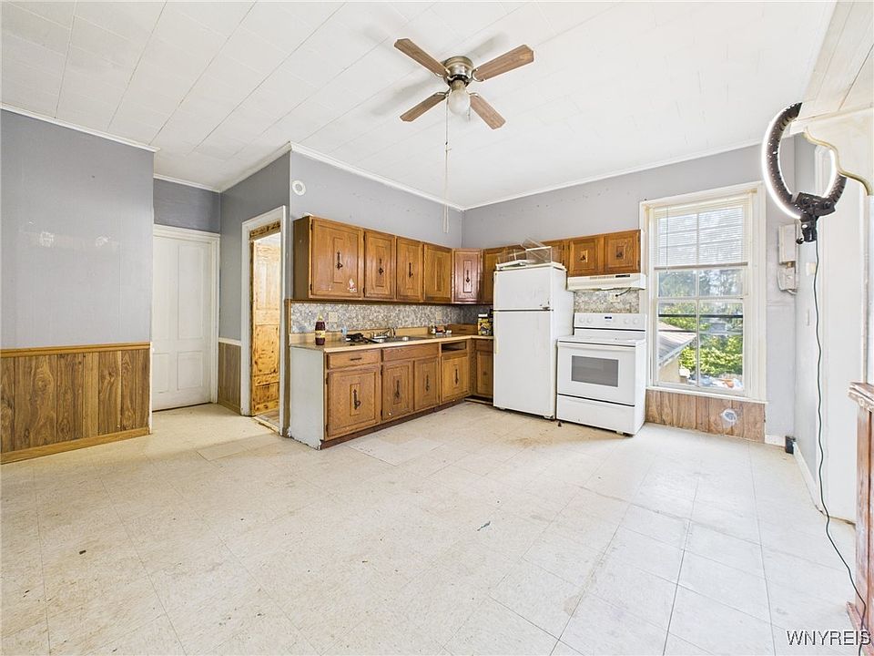 15th image of this home