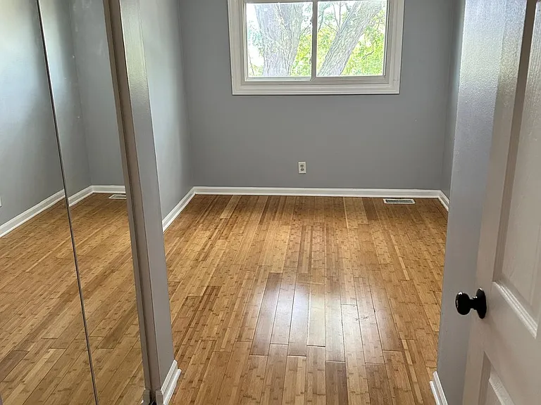 419 Providence Ct — Photo 11