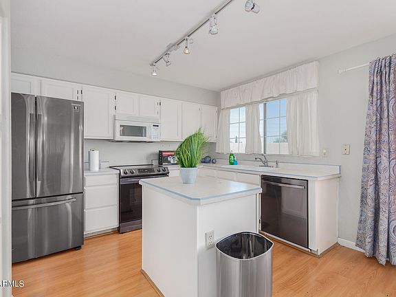 2nd image of 4027 E WILDWOOD Drive