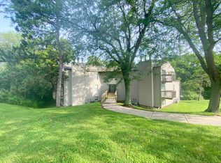 5905 W Ridgecrest Dr #302, Peoria, IL 61615