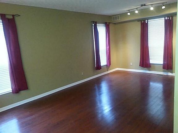 4th image of 4641 Brownstone Dr
