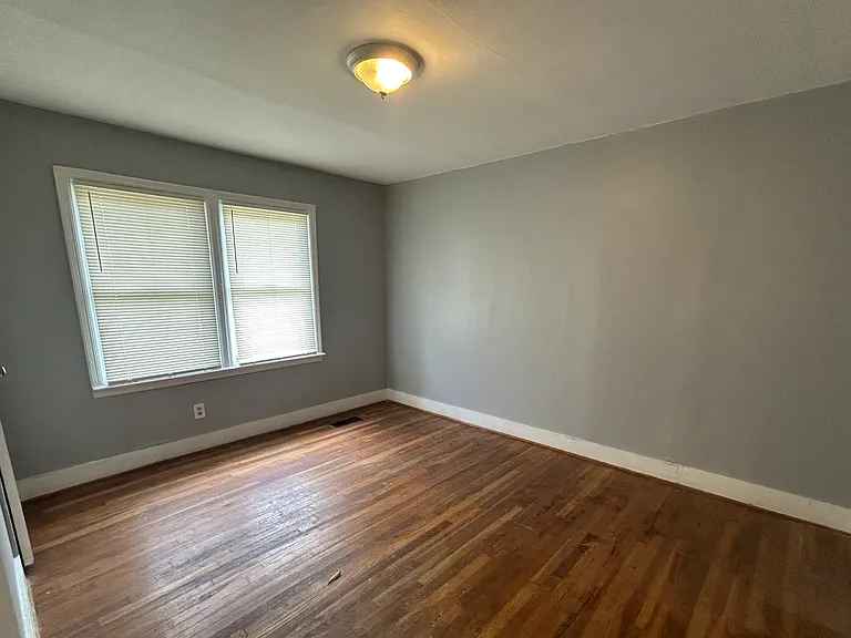 5219 Court G — Photo 6