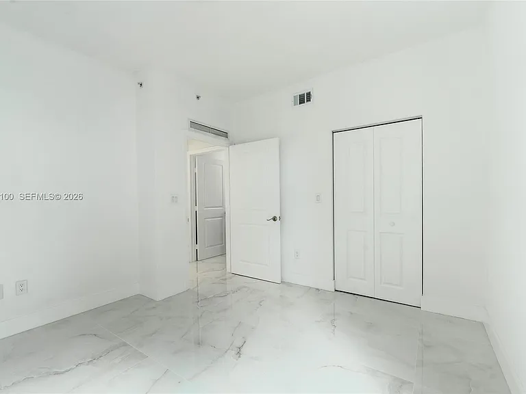 7914 Harbor Island Dr #106 — Photo 19