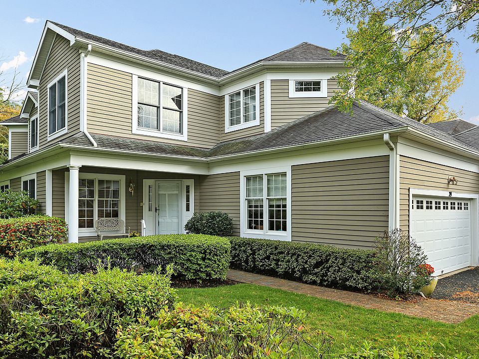 1st image of 29 Club Pointe Dr