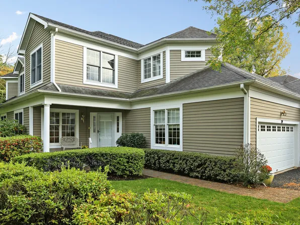 29 Club Pointe Dr, White Plains, NY 10605