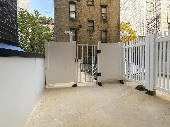 307 West 39th Street image 2 of 9