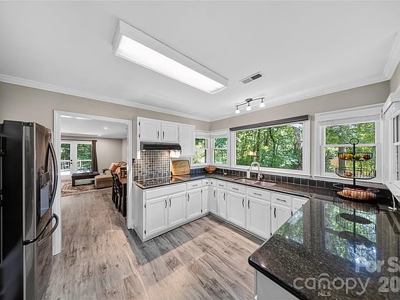 5th image of 7407 Newmans Ln