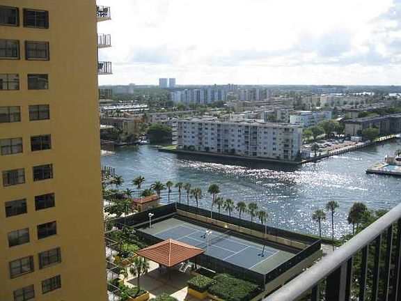 4th image of 301 174th St APT 1510