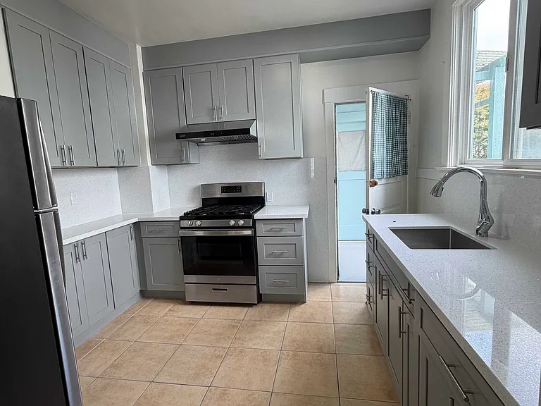 2835 Anza St #1 — Photo 1