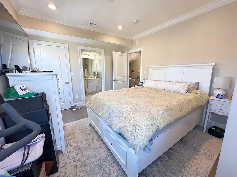 80 Cottage St #3 — Photo 7