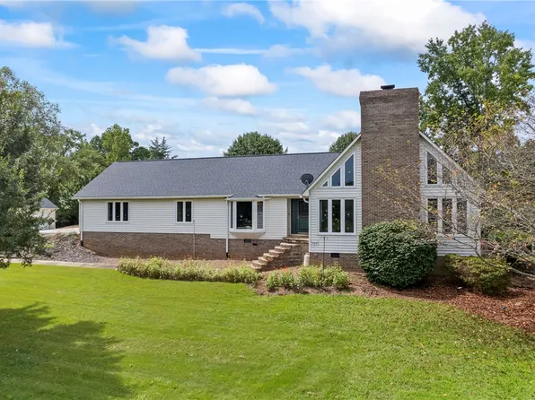 130 Quail Haven Dr, Walhalla, SC 29691