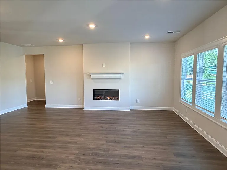 2838 Sweet Red Cir — Photo 7
