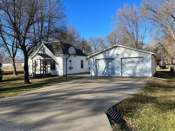 218 E 5th St, Valparaiso, NE 68065