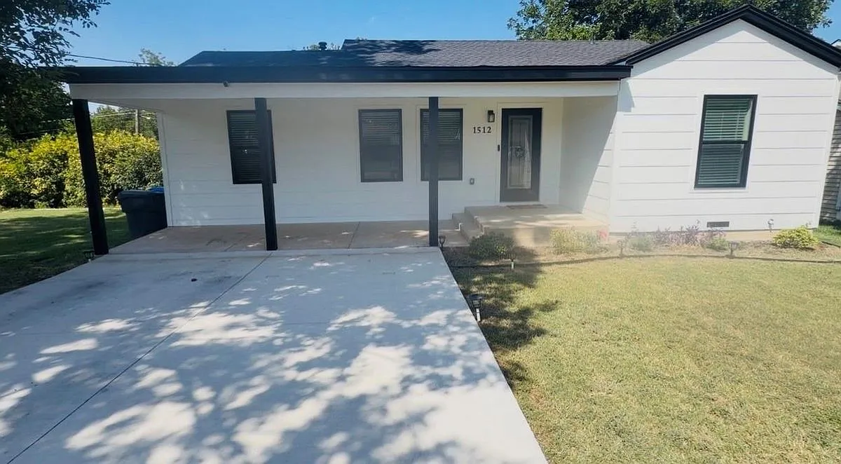 4 bed, 2.0 bath, 1596 sqft, $2,100 — Photo 1
