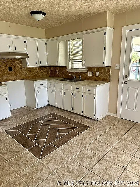 3 bed, 1000 sqft, $1,300 — Photo 3