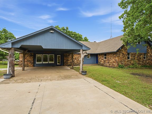 3rd image of 971 Wood Lake Dr