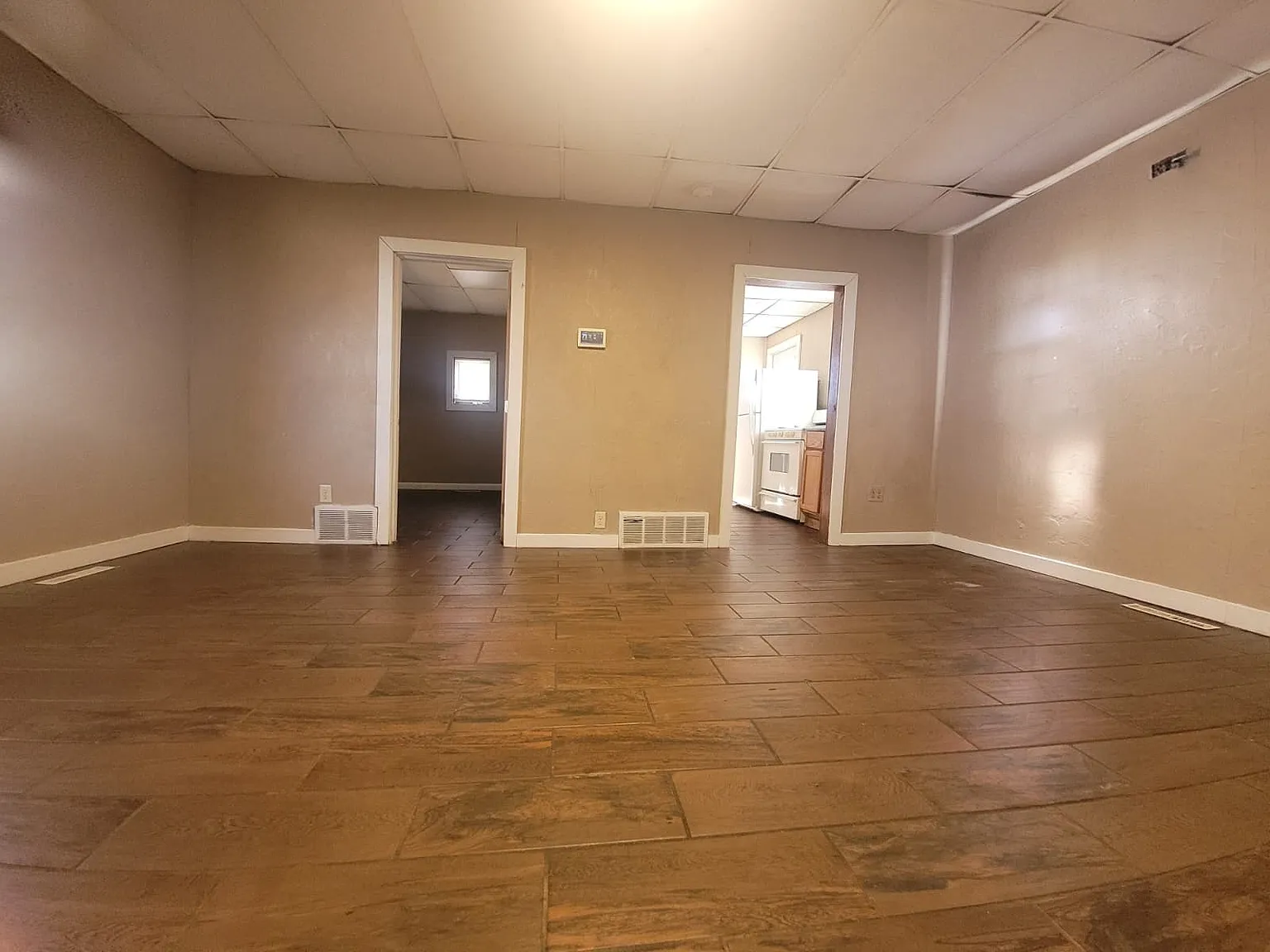 207 N Darr - 1 — Photo 2
