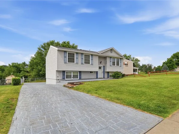 113 Cranbrooke Dr, Coraopolis, PA 15108