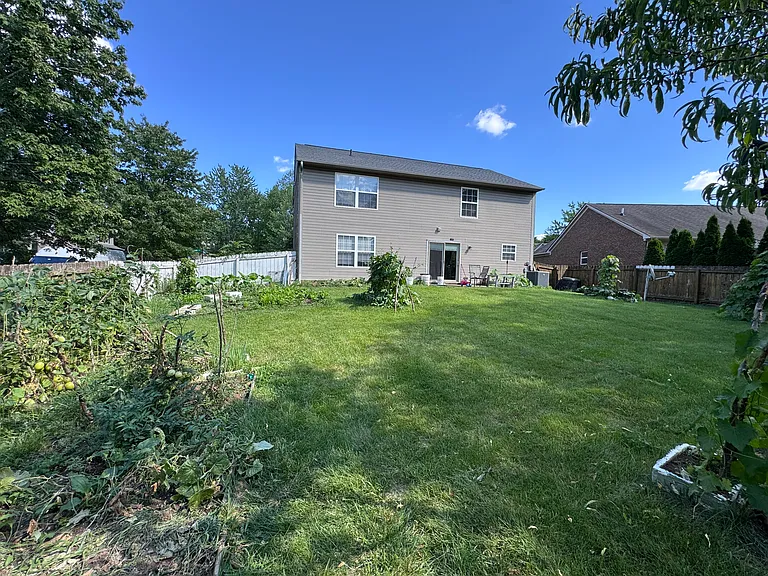 2101 Sovereign Ln — Photo 3