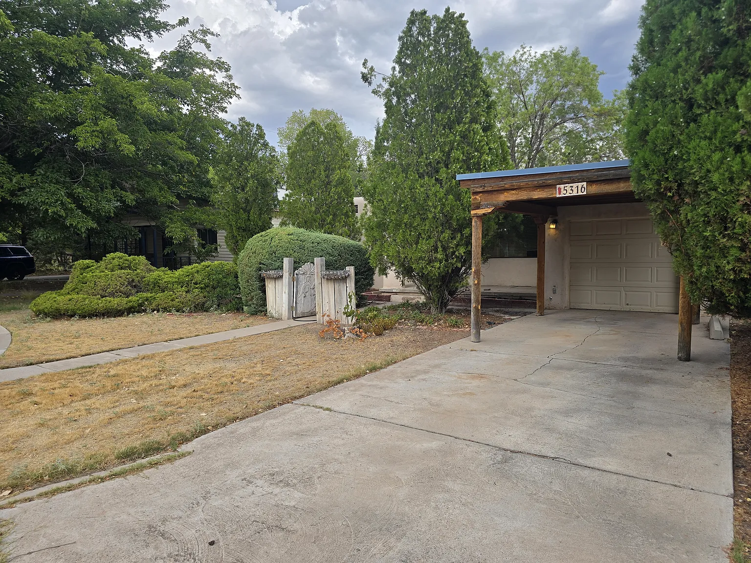 2 bed, 852 sqft, $2,000 — Photo 2