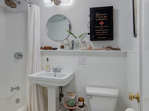 4th image of 345 Clinton Ave APT 1G