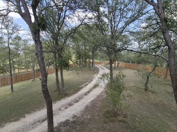 126 Deer Run Dr, Cedar Creek, TX 78612