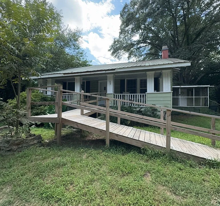 205 Louisiana St