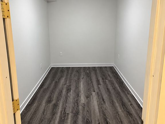 2nd image of 8-10 Godwin Ave #2
