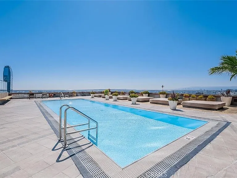 1100 Wilshire Blvd #2603 — Photo 24