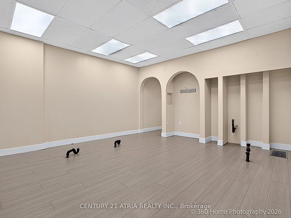 5th image of 650 Wilson Ave #648