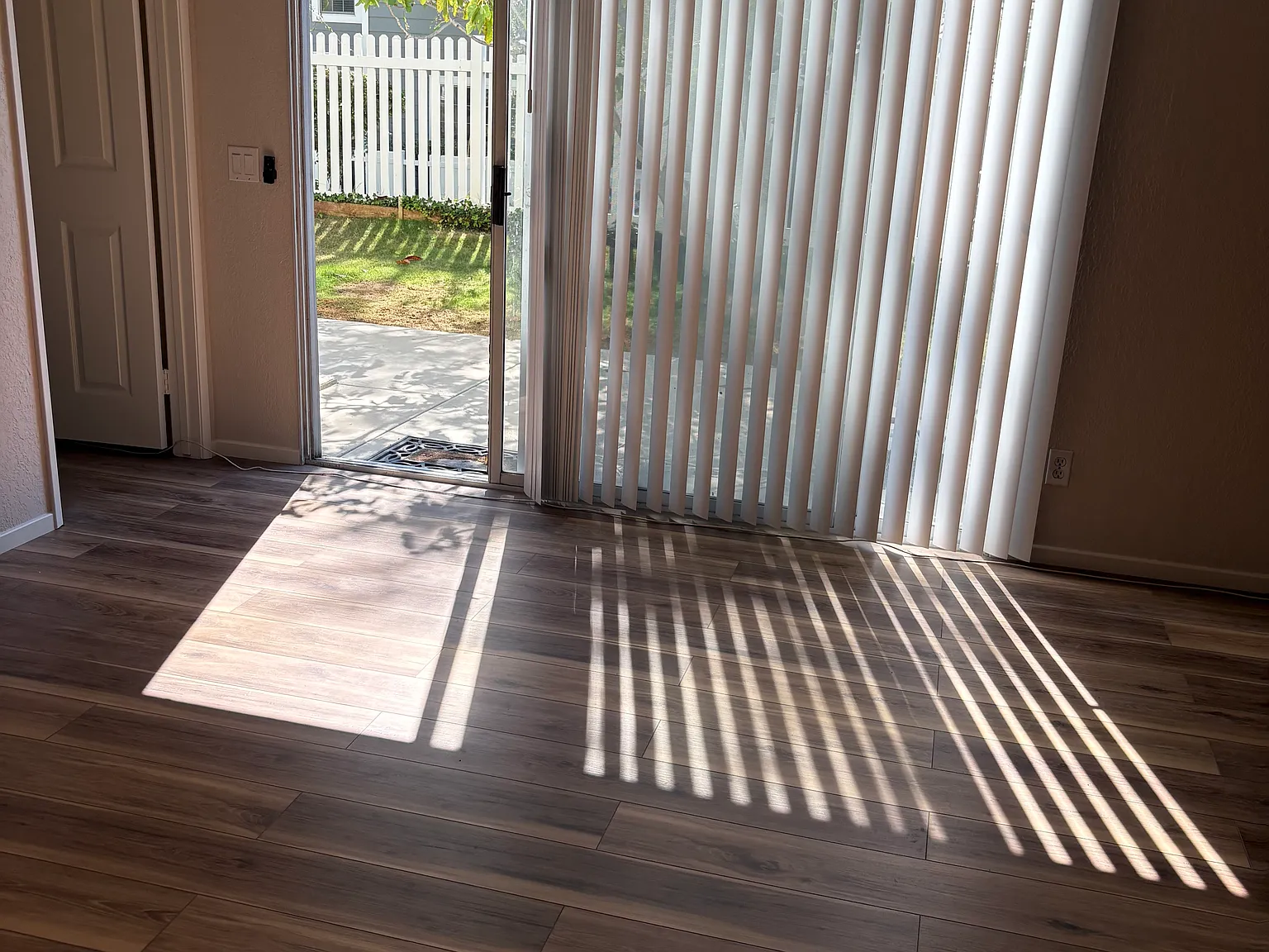 Studio, 324 sqft, $1,275 — Photo 3