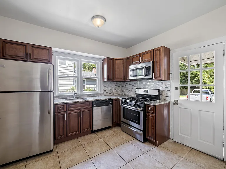 34-36 S Woodland Ave #34 — Photo 7