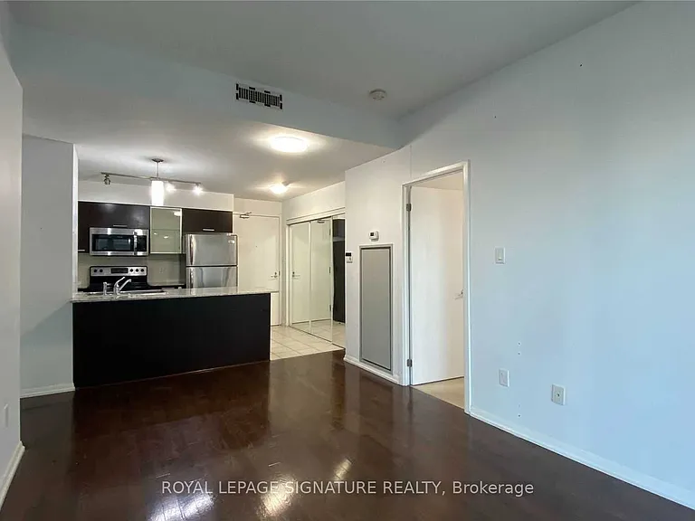 38 Grenville St #2209 — Photo 7