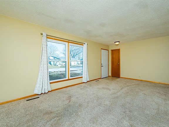 2nd image of 1022 W Washington St