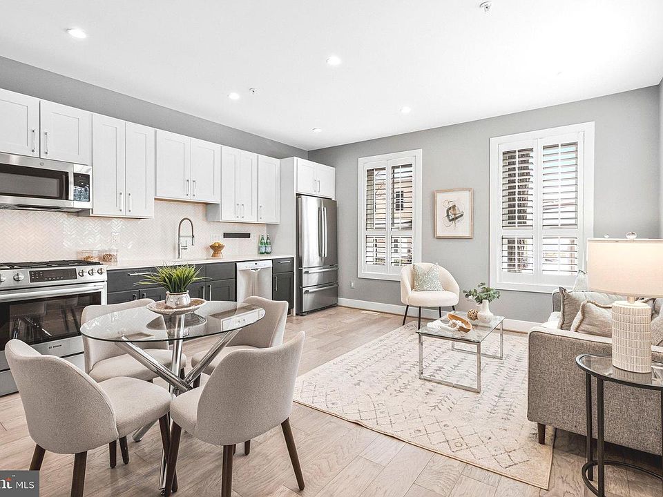 1st image of 700 16th St NE Unit 2