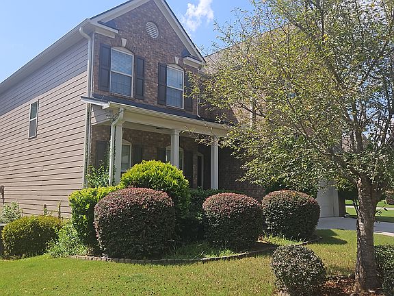 2nd image of 365 Lockwood Pl