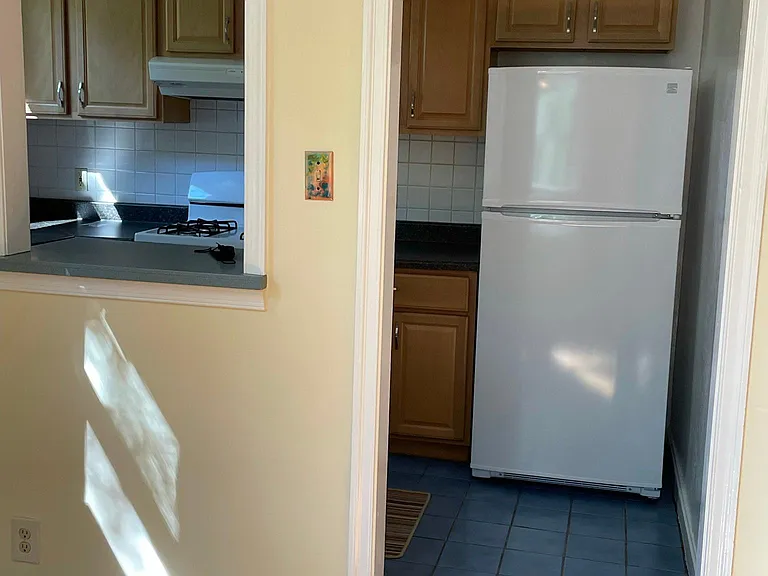871 W Walnut Ln #2 — Photo 5