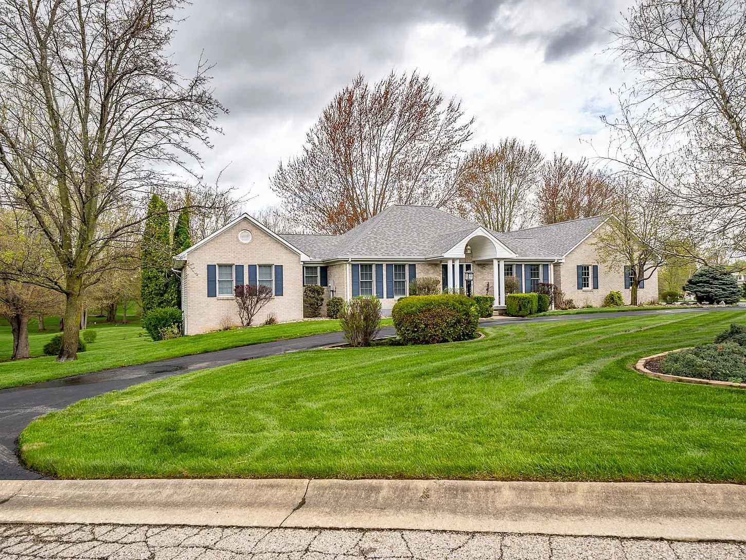 2490 S Paxton Dr photo 1
