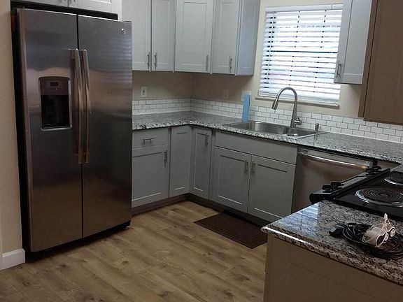 3rd image of 523 Farragut Commons Dr #44