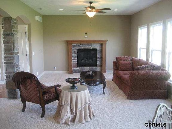 3rd image of 10523 Elm Hurst