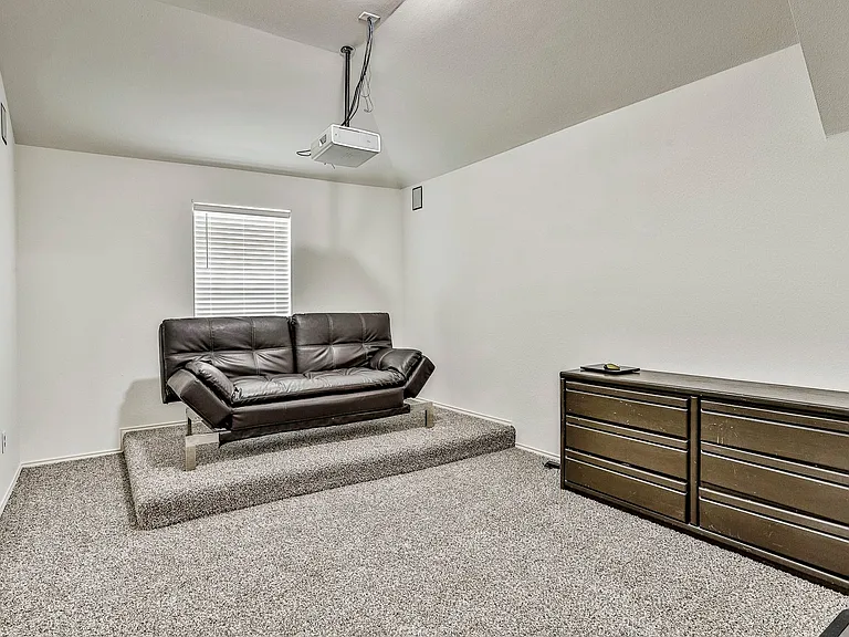 9921 Delamere Dr — Photo 20