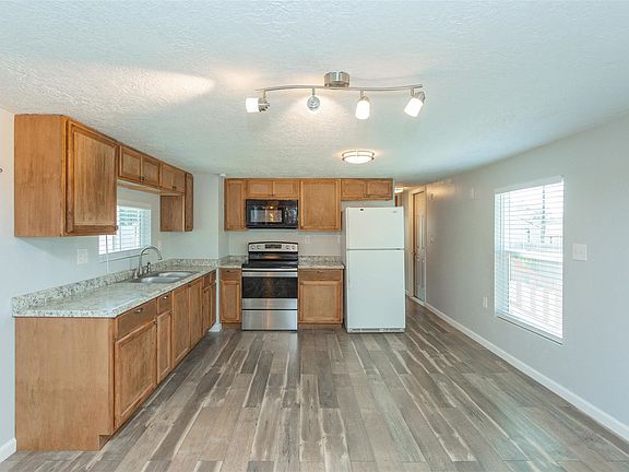 4th image of 1907 N Garden Ave